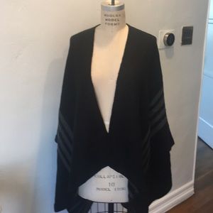 Reversible very soft large wrap